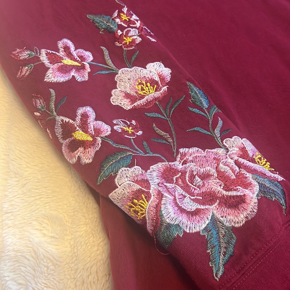 Embroidered sleeves tunic - Picture 4 of 5